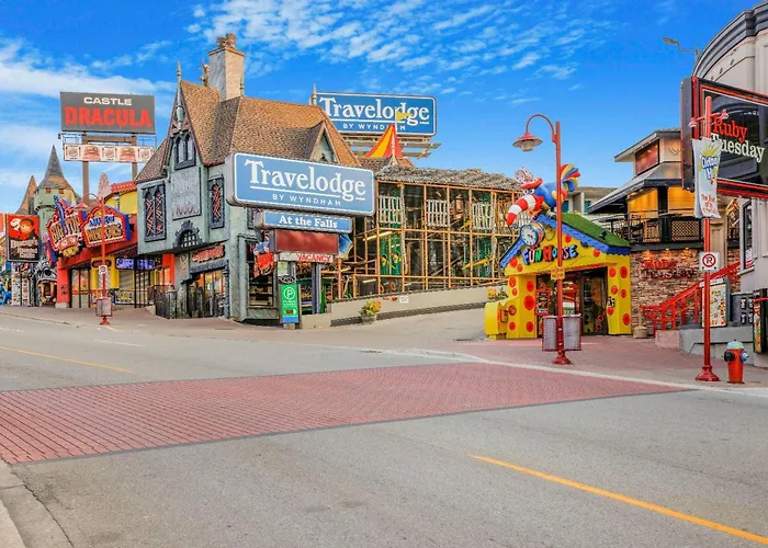 Central hotel: Travelodge By Wyndham Niagara Falls At The Falls